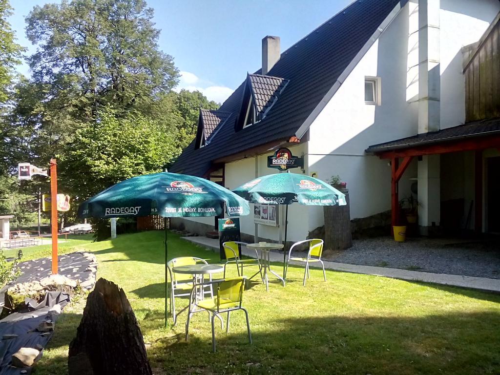 Penzion U Dvojice โนเวมิสโต นา โมราเวีย ภายนอก รูปภาพ